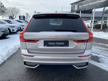 VOLVO XC60 Plus Dark AWD B4 Diesel EU6d StandHZG Leder