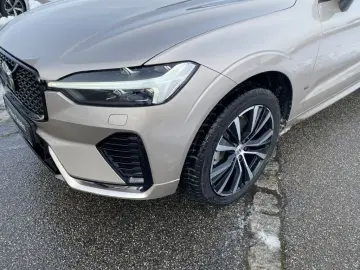 VOLVO XC60 Plus Dark AWD B4 Diesel EU6d StandHZG Leder