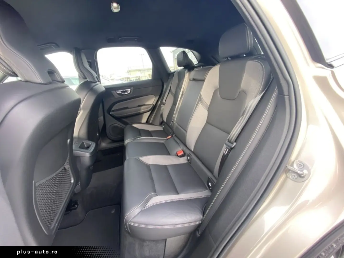 VOLVO XC60 Plus Dark AWD B4 Diesel EU6d StandHZG Leder