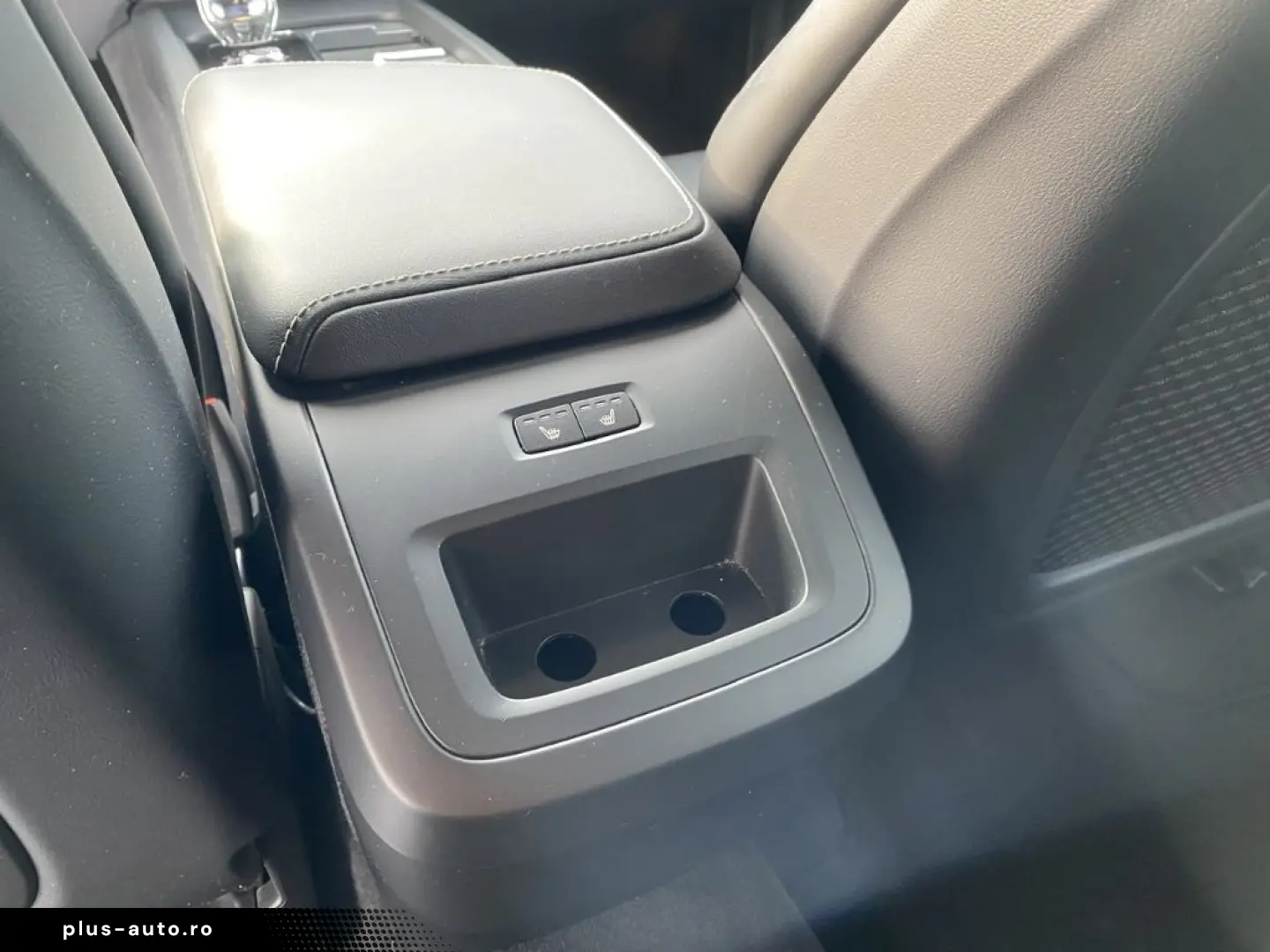 VOLVO XC60 Plus Dark AWD B4 Diesel EU6d StandHZG Leder