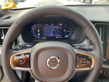 VOLVO XC60 Plus Dark AWD B4 Diesel EU6d StandHZG Leder