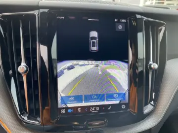 VOLVO XC60 Plus Dark AWD B4 Diesel EU6d StandHZG Leder