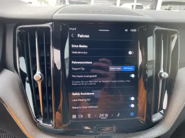 VOLVO XC60 Plus Dark AWD B4 Diesel EU6d StandHZG Leder