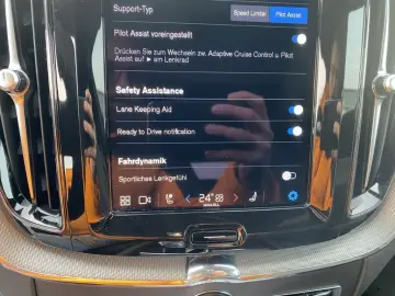 VOLVO XC60 Plus Dark AWD B4 Diesel EU6d StandHZG Leder