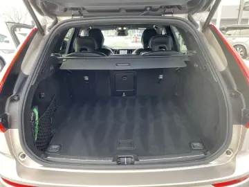 VOLVO XC60 Plus Dark AWD B4 Diesel EU6d StandHZG Leder