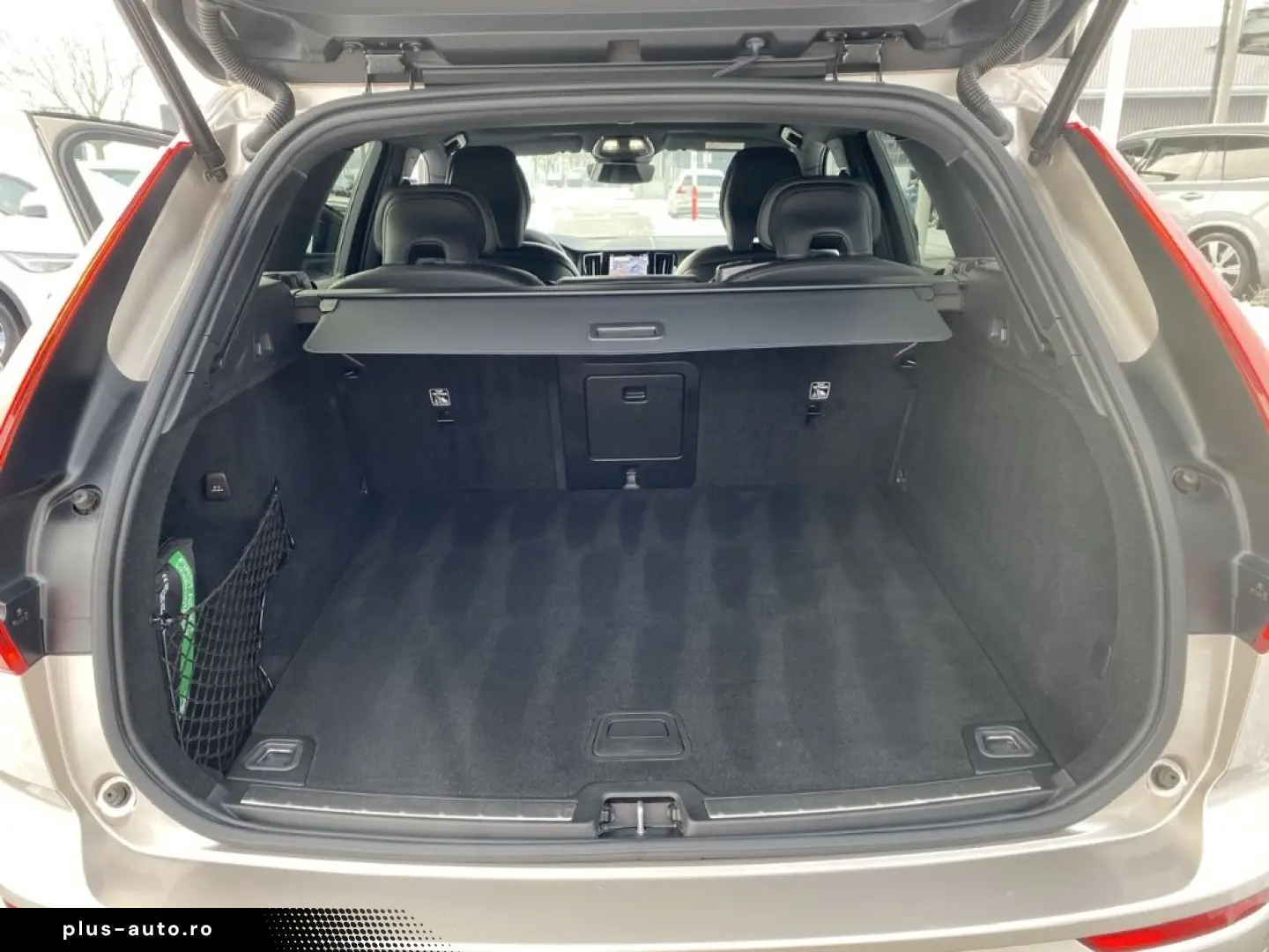 VOLVO XC60 Plus Dark AWD B4 Diesel EU6d StandHZG Leder