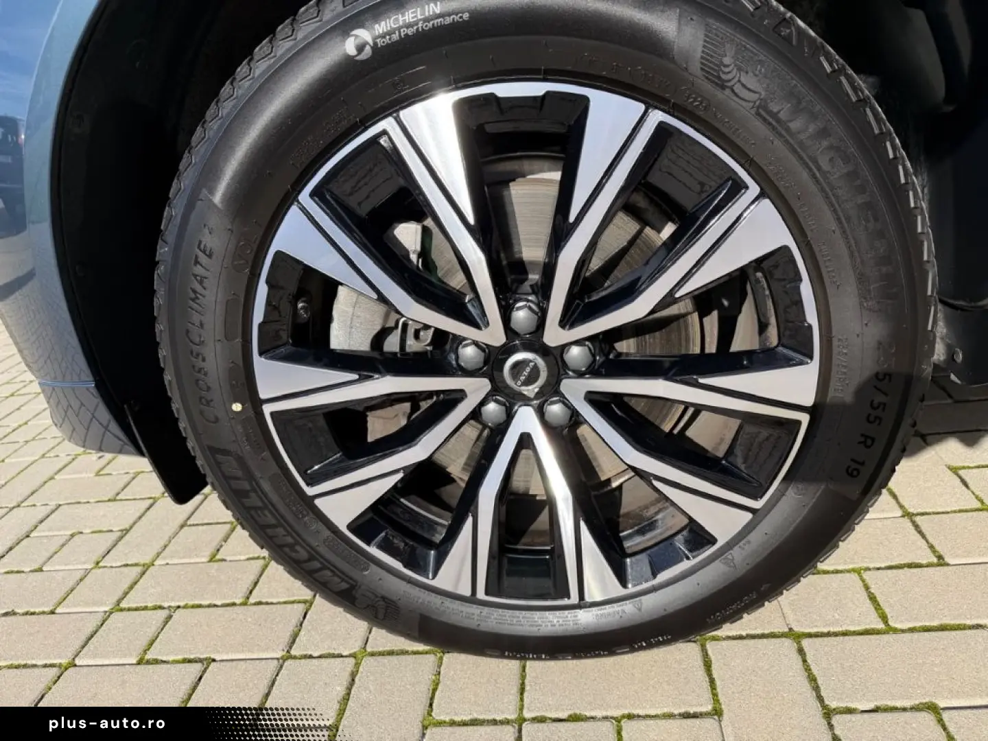 VOLVO XC60 Plus Dark AHK Leder Digitales Cockpit Memor