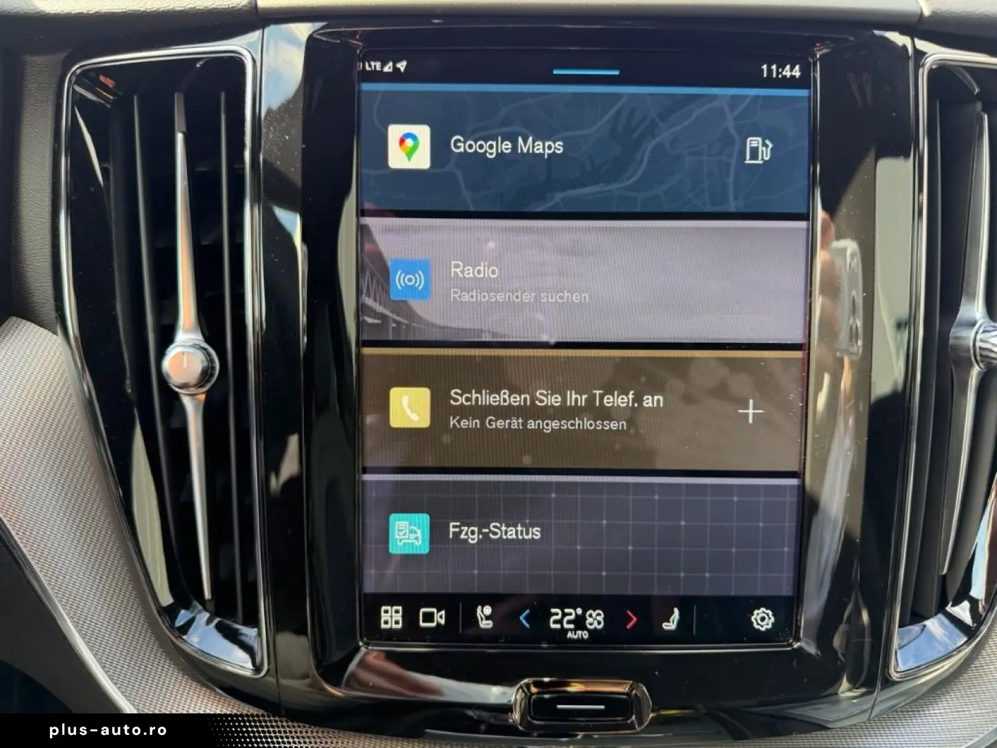 VOLVO XC60 Plus Dark AHK Leder Digitales Cockpit Memor