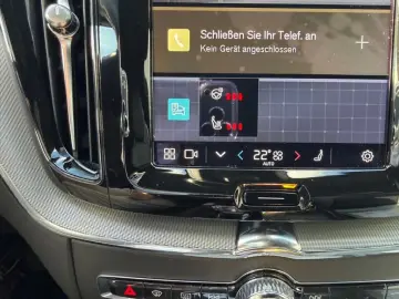 VOLVO XC60 Plus Dark AHK Leder Digitales Cockpit Memor