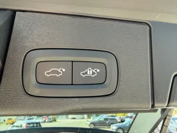 VOLVO XC60 Plus Dark AHK Leder Digitales Cockpit Memor