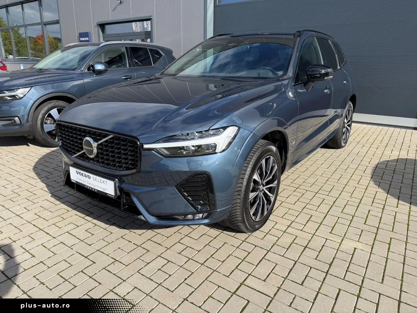 VOLVO XC60 Plus Dark AHK Leder Digitales Cockpit Memor