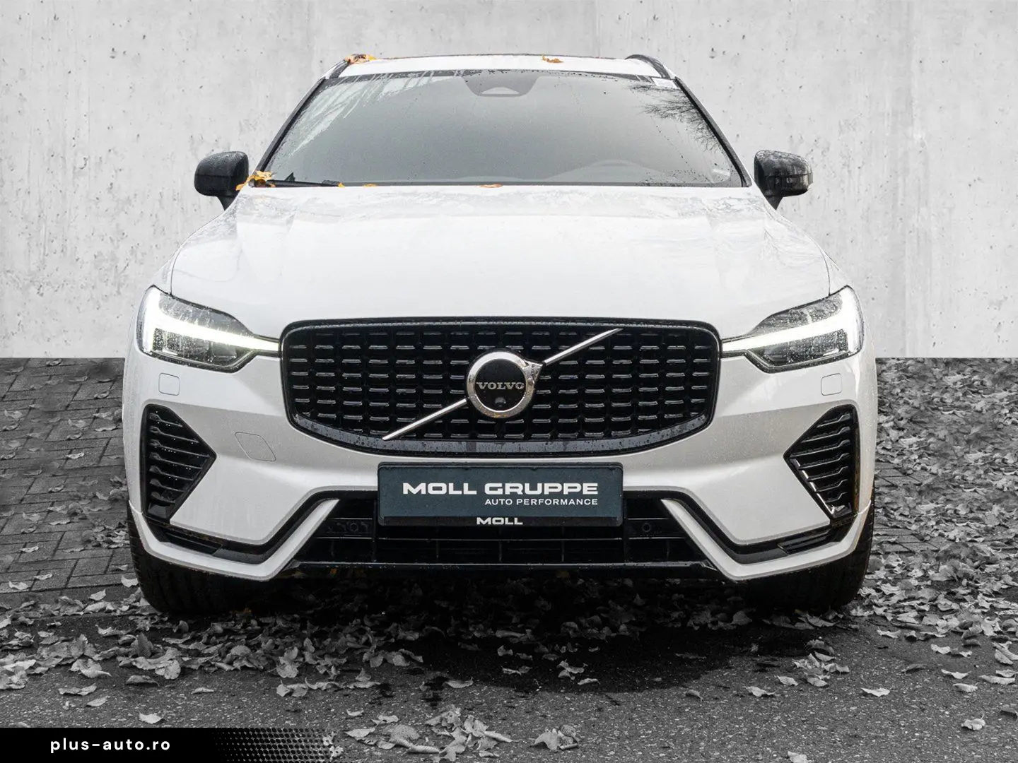 VOLVO XC60 T6 Twin Engine AWD R Design Plug-In Pano 36