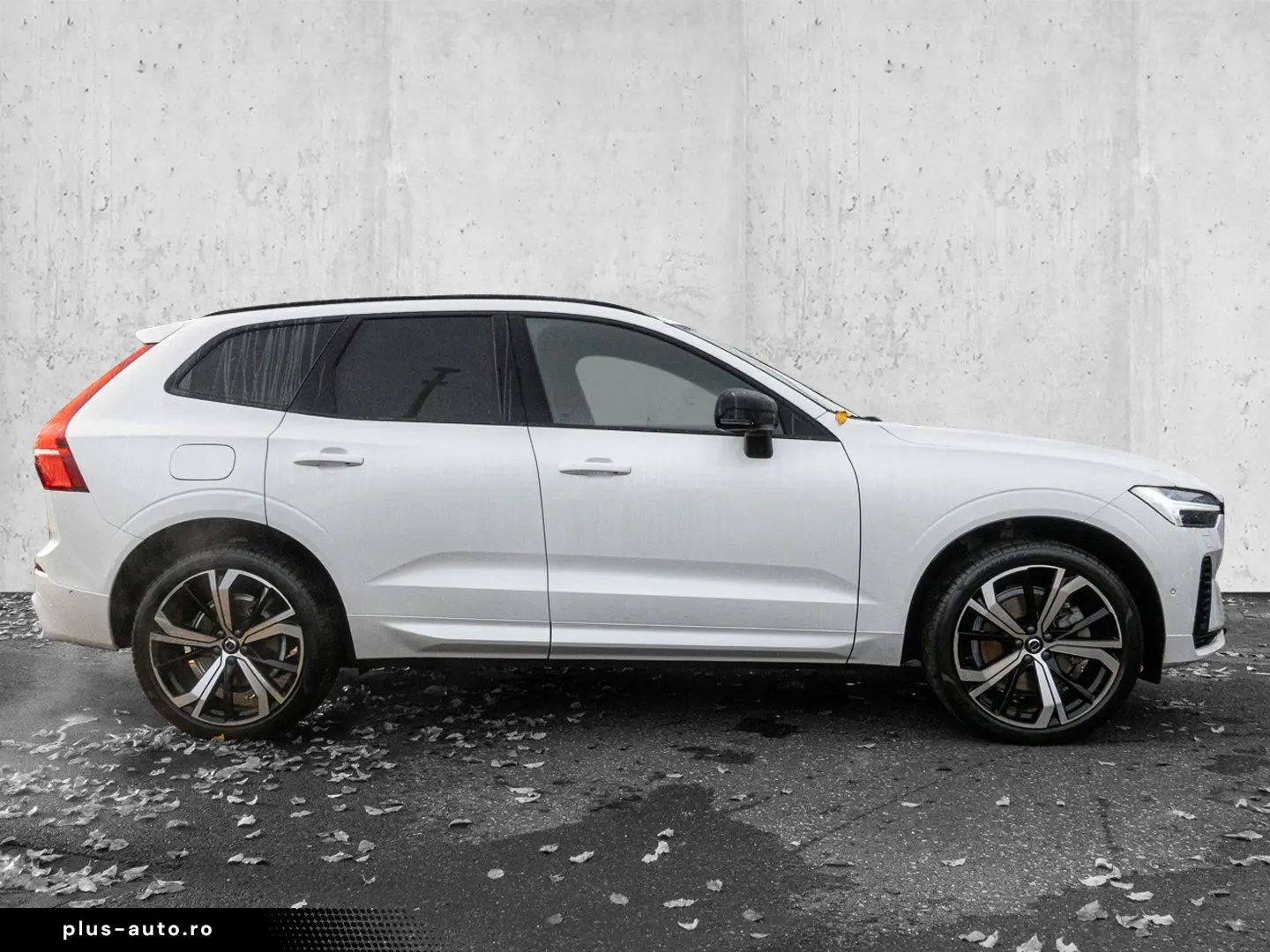 VOLVO XC60 T6 Twin Engine AWD R Design Plug-In Pano 36