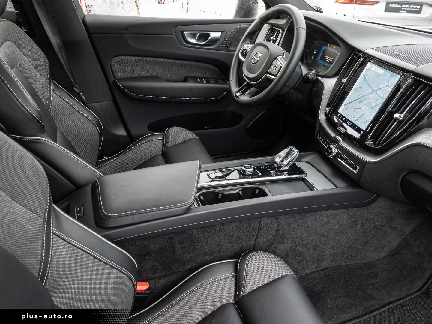 VOLVO XC60 T6 Twin Engine AWD R Design Plug-In Pano 36