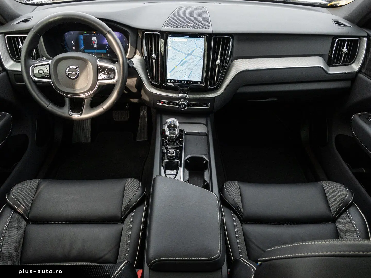 VOLVO XC60 T6 Twin Engine AWD R Design Plug-In Pano 36