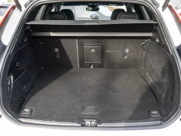 VOLVO XC60 T6 Twin Engine AWD R Design Plug-In Pano 36