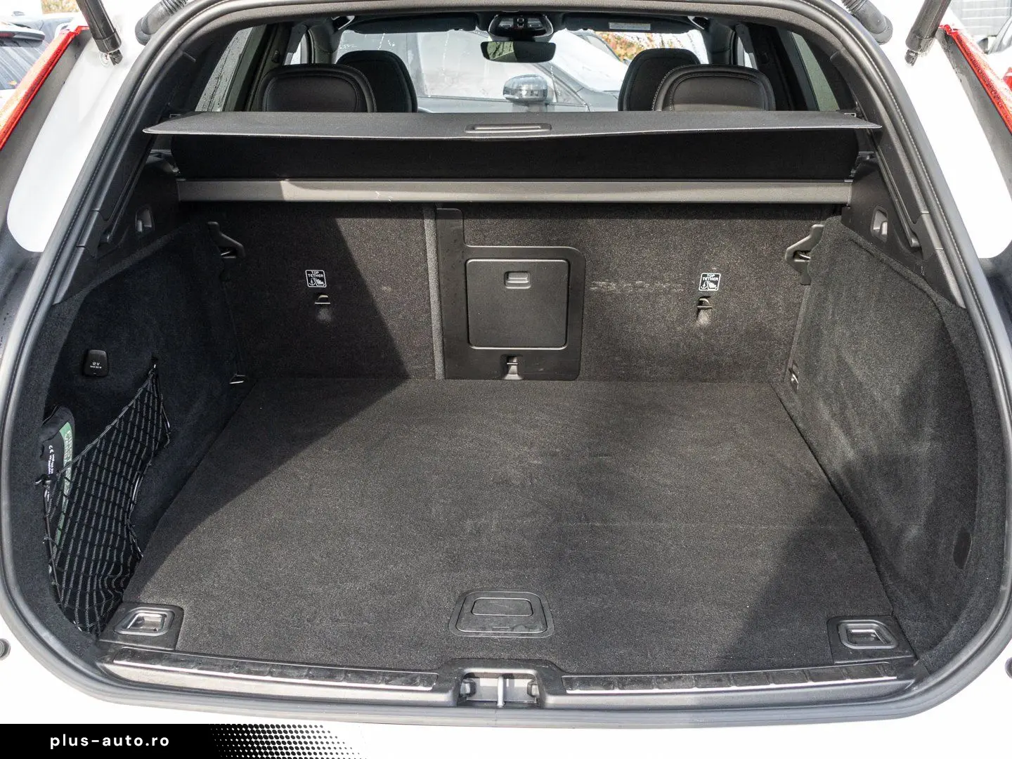 VOLVO XC60 T6 Twin Engine AWD R Design Plug-In Pano 36