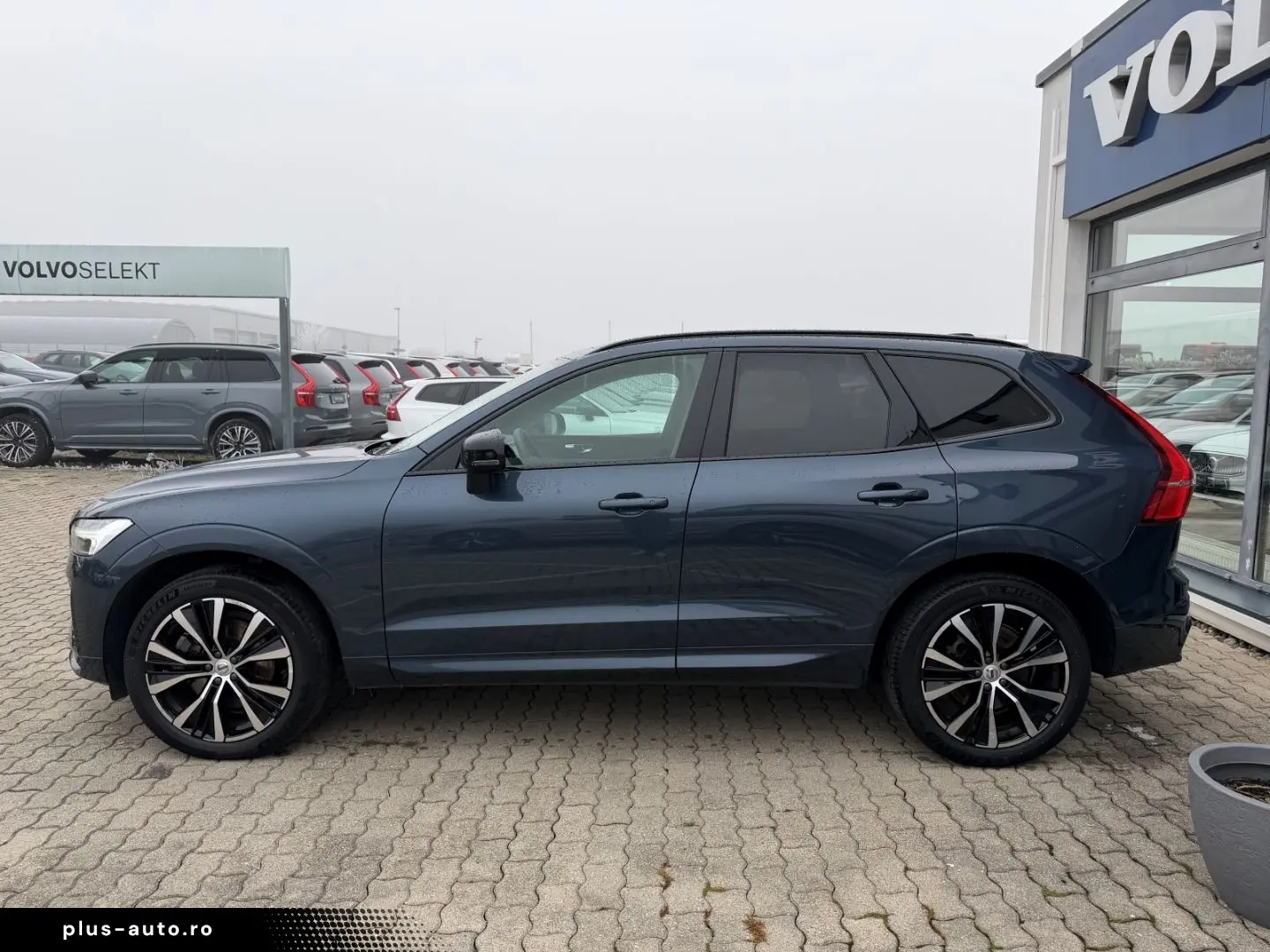 VOLVO XC60 B4 Ultimate Dark AWD HUD Leder Digitales Co