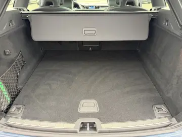 VOLVO XC60 B4 Ultimate Dark AWD HUD Leder Digitales Co