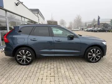 VOLVO XC60 B4 Ultimate Dark AWD HUD Leder Digitales Co