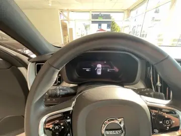 VOLVO XC 60 XC60 R Design Recharge Plug-In Hybrid AWD