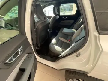 VOLVO XC 60 XC60 R Design Recharge Plug-In Hybrid AWD