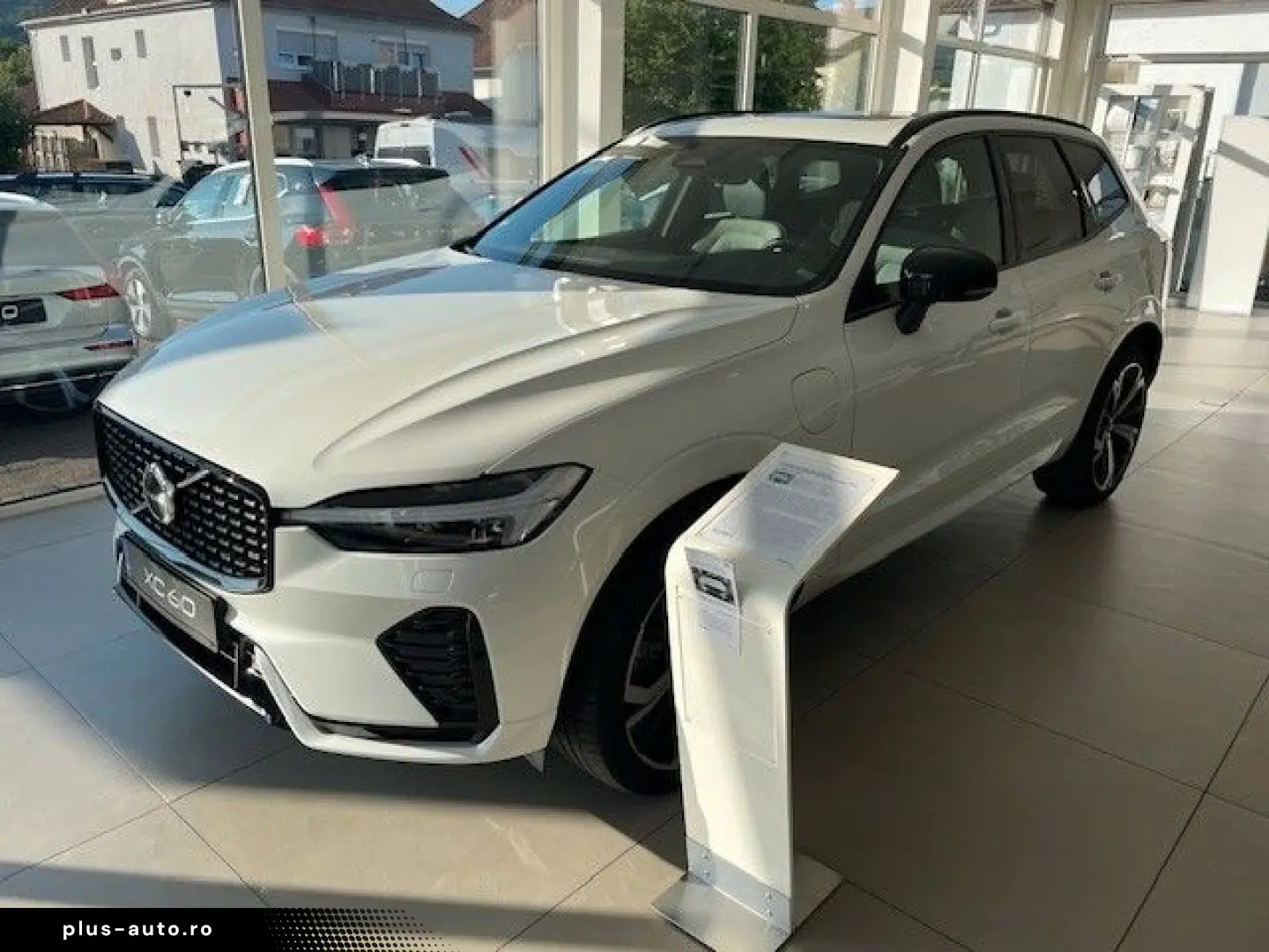 VOLVO XC 60 XC60 R Design Recharge Plug-In Hybrid AWD