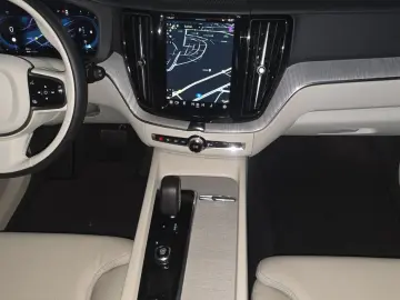 VOLVO XC60 B5 B AWD Core