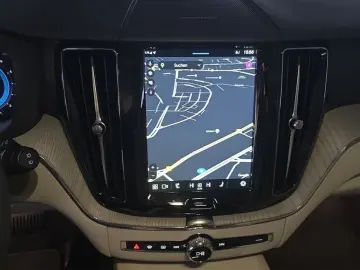 VOLVO XC60 B5 B AWD Core