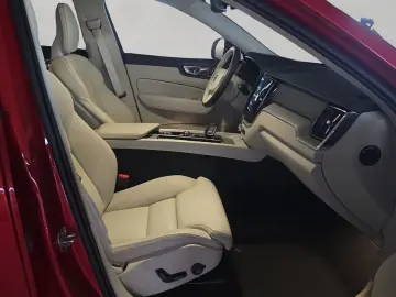 VOLVO XC60 B5 B AWD Core