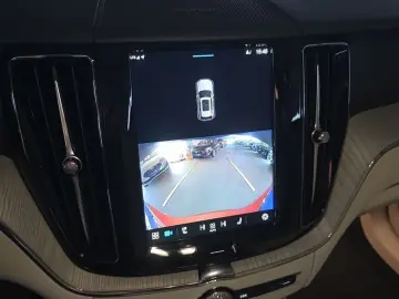 VOLVO XC60 B5 B AWD Core