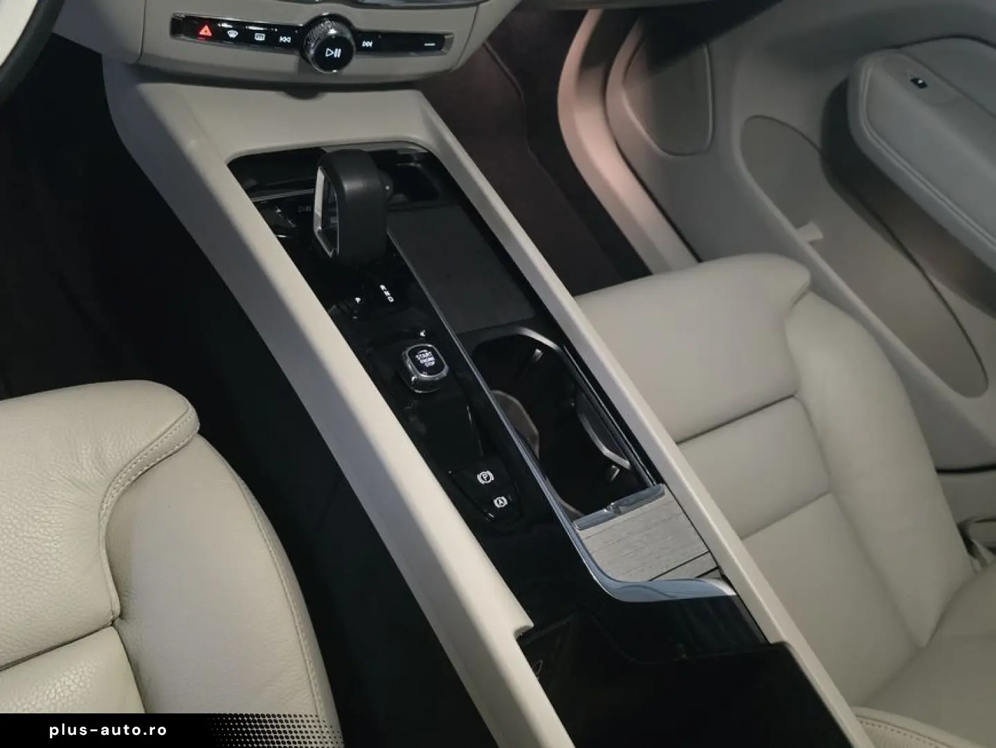 VOLVO XC60 B5 B AWD Core