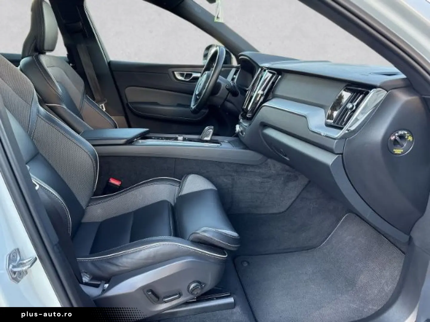 VOLVO XC60 R Design T6 21''LM AHK ACC Goog&hellip;