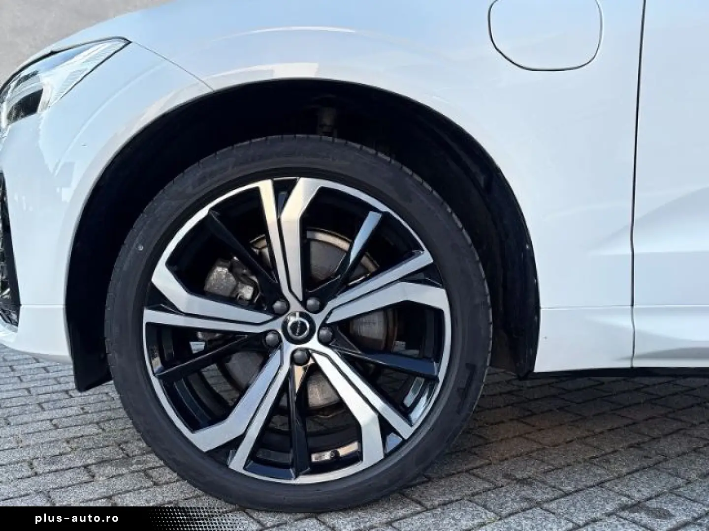 VOLVO XC60 R Design T6 21''LM AHK ACC Goog&hellip;