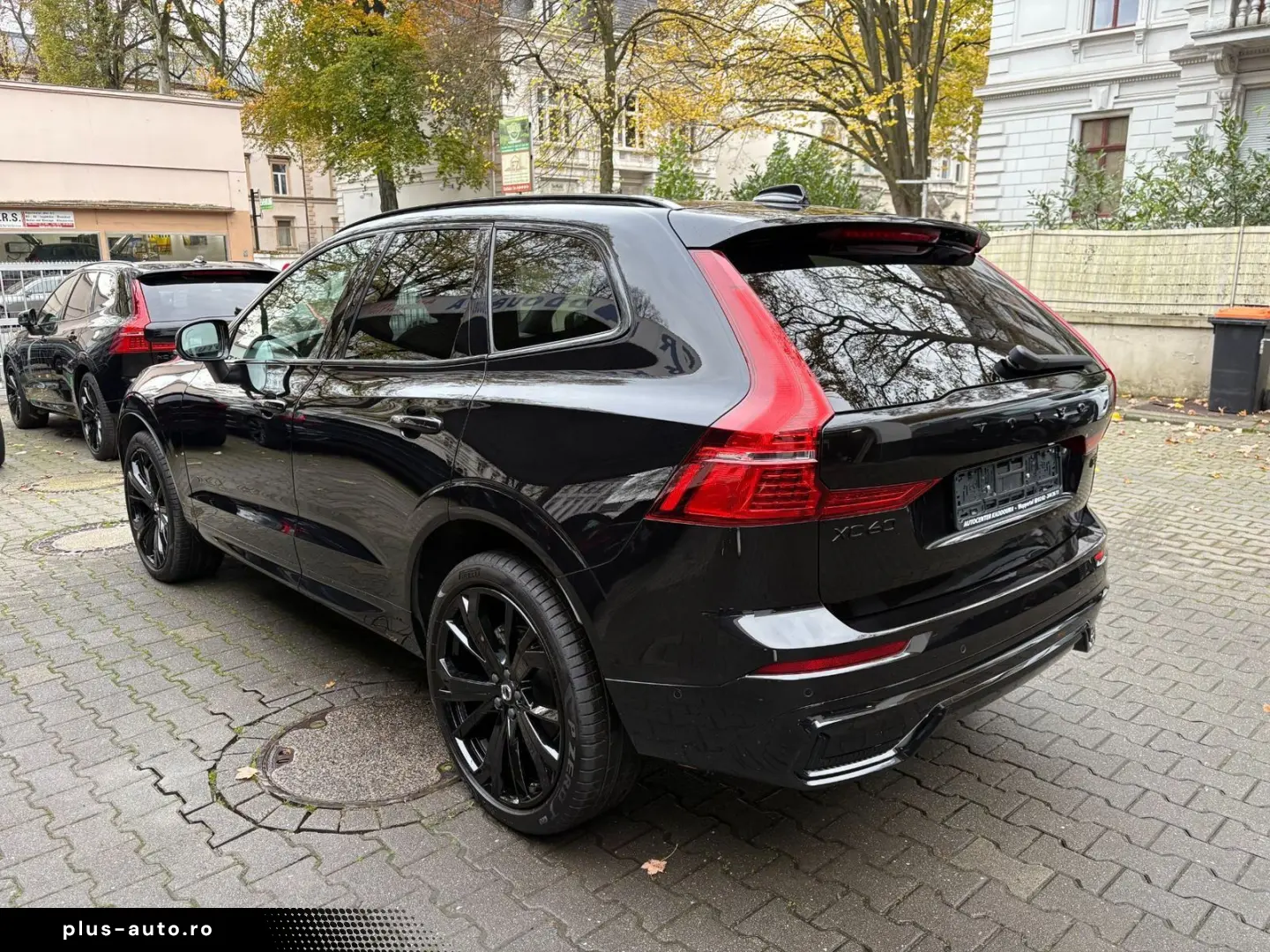 VOLVO XC60 B5 AWD Plus Black Edition He-Up PANO 360 AC