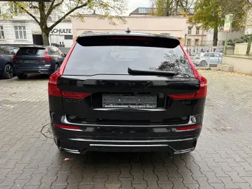 VOLVO XC60 B5 AWD Plus Black Edition He-Up PANO 360 AC