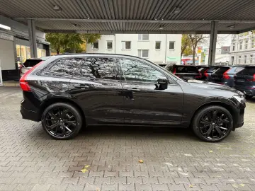 VOLVO XC60 B5 AWD Plus Black Edition He-Up PANO 360 AC