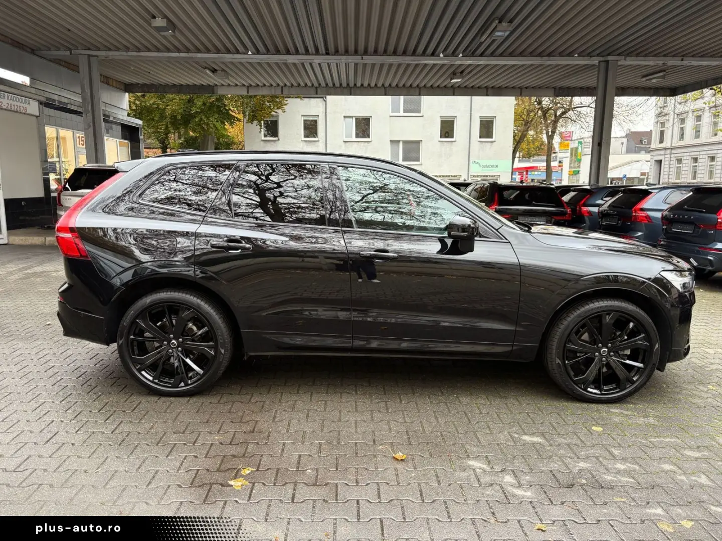 VOLVO XC60 B5 AWD Plus Black Edition He-Up PANO 360 AC