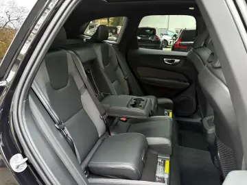 VOLVO XC60 B5 AWD Plus Black Edition He-Up PANO 360 AC