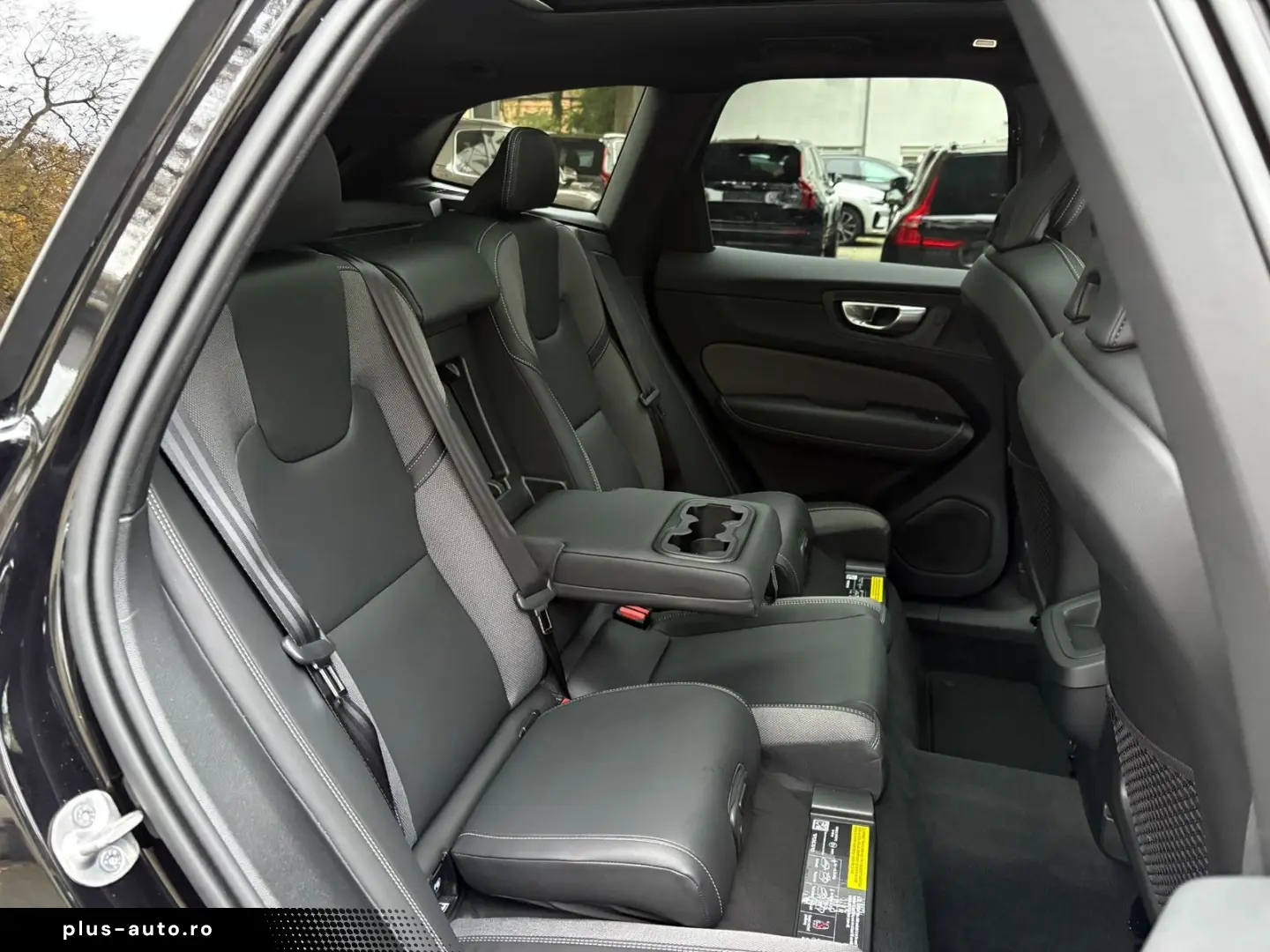 VOLVO XC60 B5 AWD Plus Black Edition He-Up PANO 360 AC