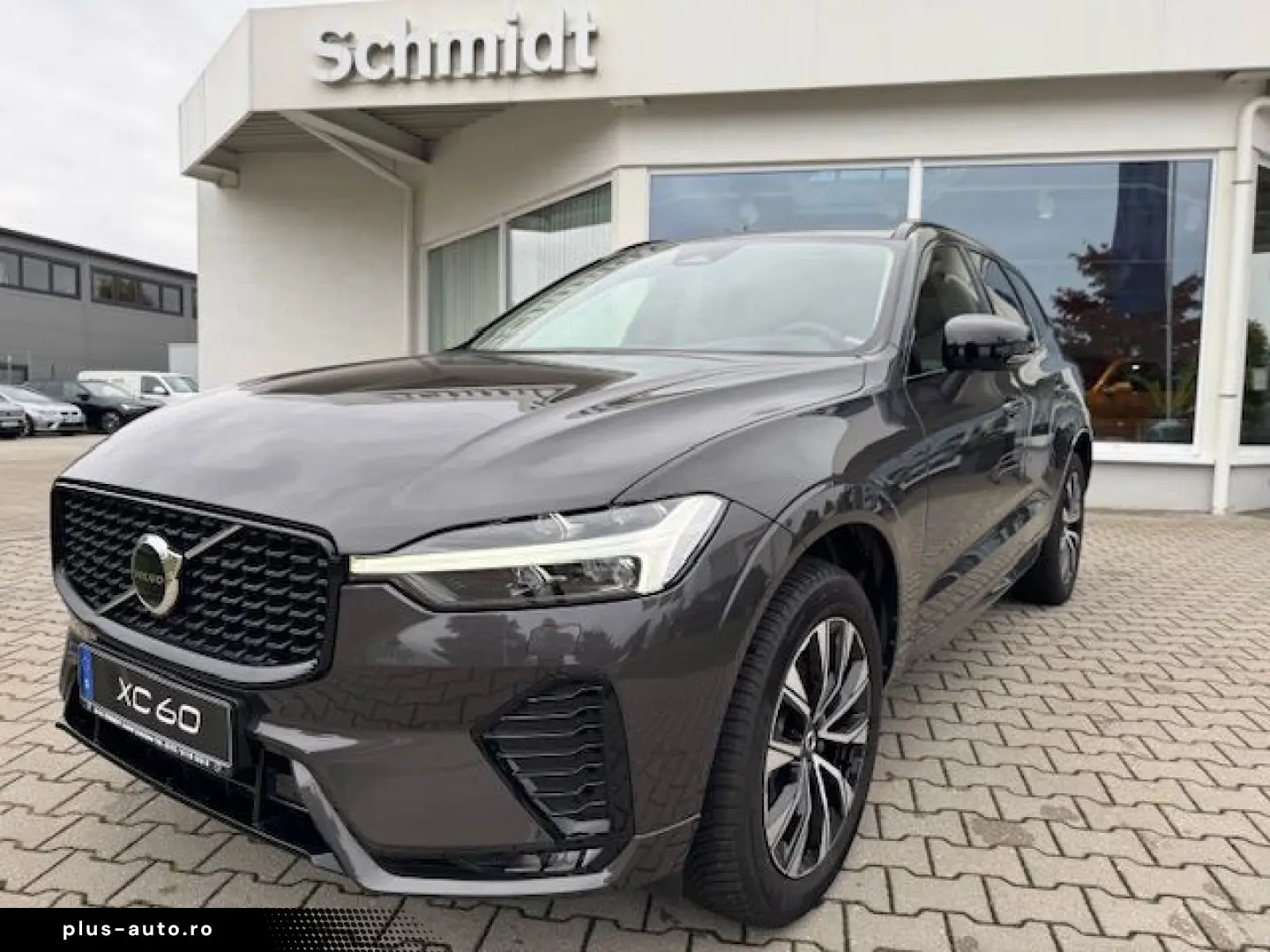 VOLVO XC60 B4 D AWD Plus Dark