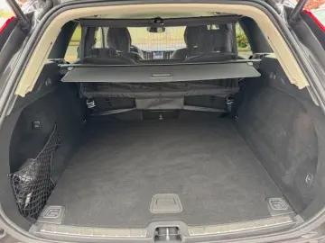 VOLVO XC60 B4 D AWD Plus Dark