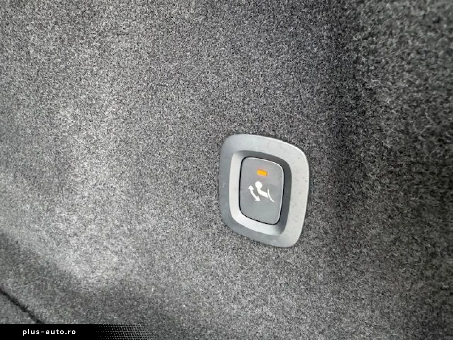 VOLVO XC60 B4 D AWD Plus Dark