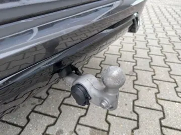 VOLVO XC60 B4 D AWD Plus Dark