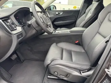 VOLVO XC60 B4 D AWD Plus Dark