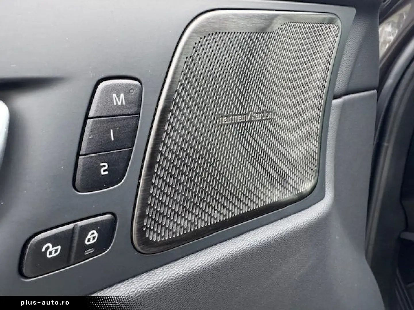 VOLVO XC60 B4 D AWD Plus Dark