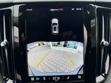 VOLVO XC60 B4 D AWD Plus Dark