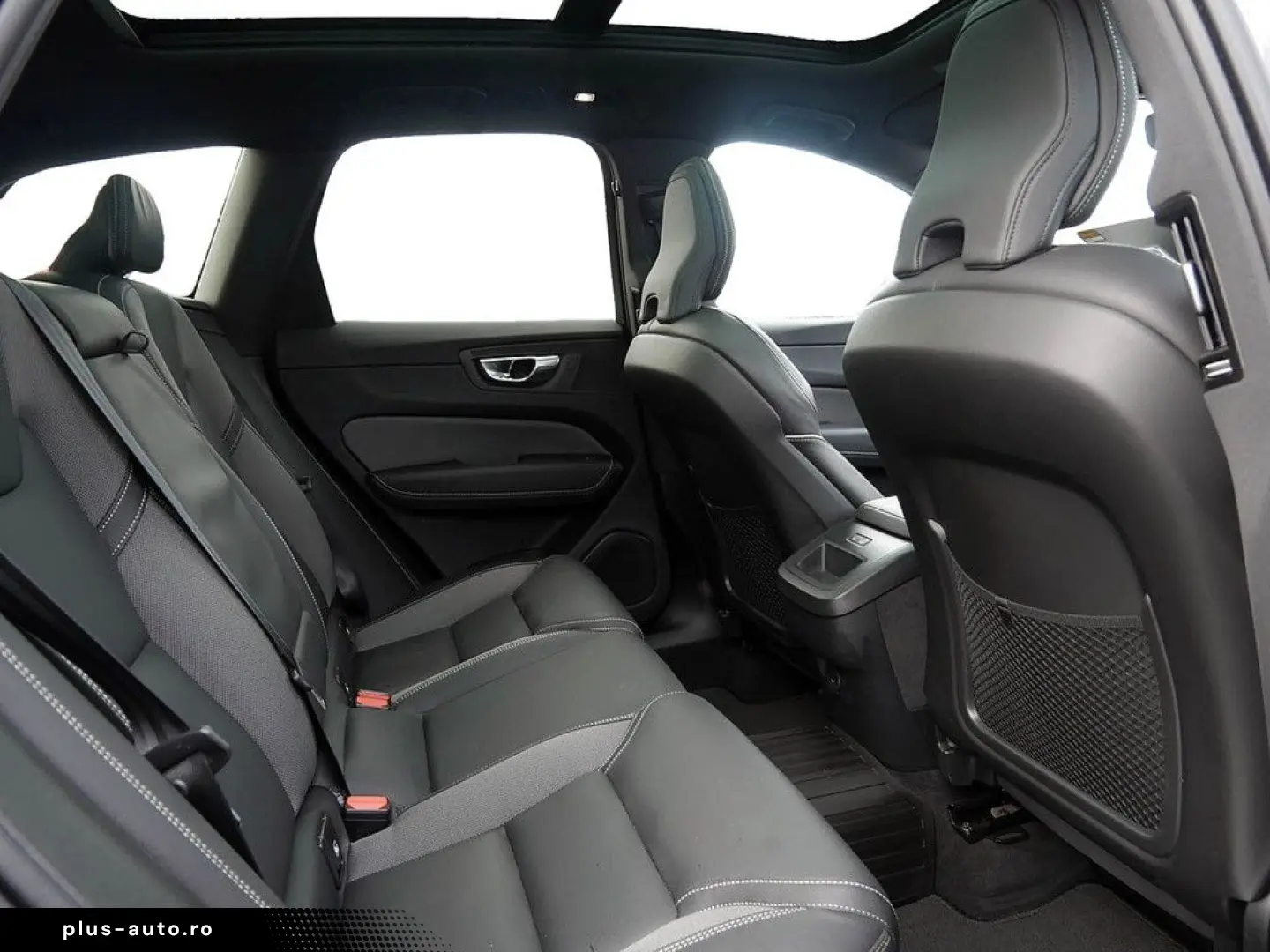 VOLVO XC60 B4 Plus Dark H K HGSD FACEL. STANDHZ LED