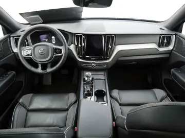 VOLVO XC60 B4 Plus Dark H K HGSD FACEL. STANDHZ LED