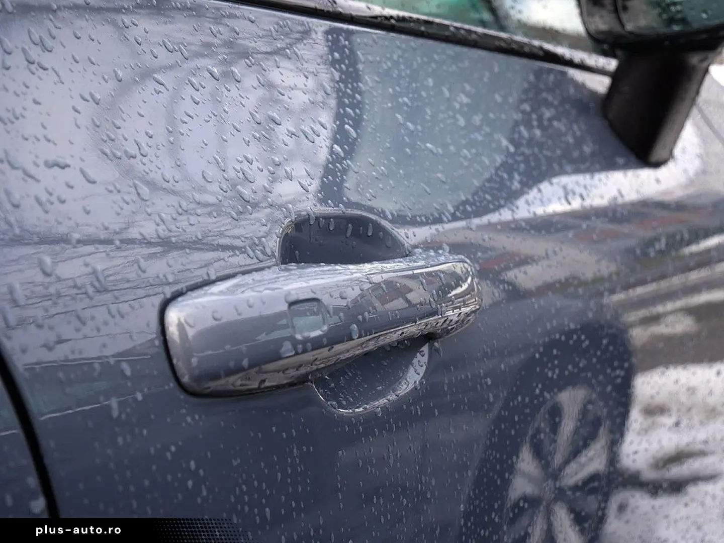 VOLVO XC60 B4 Plus Dark H K HGSD FACEL. STANDHZ LED